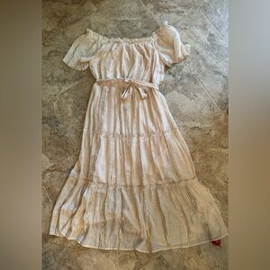 New no brand/size tag beautiful boho maxi dress off the shoulder maybe a large?